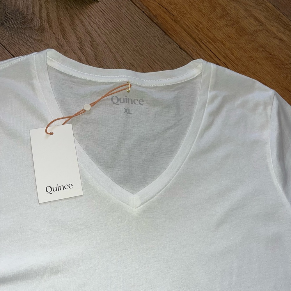 Quince NWT Women’s Cotton Modal V Neck Tee white XL - Picture 3 of 9